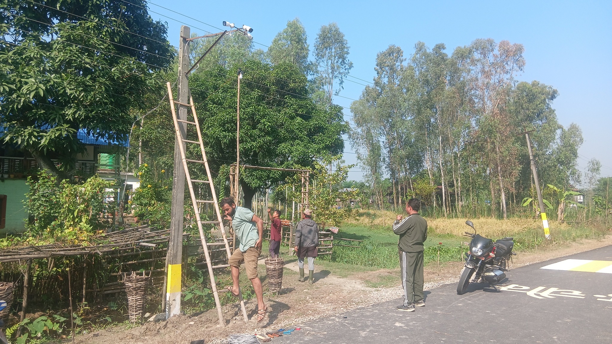 उर्लाबारी–९ थक्लुङ चोकमा देउसीको रकमबाट सिसि क्यामेरा जडान , सुरक्षा व्यवस्थामा थप मजबुती